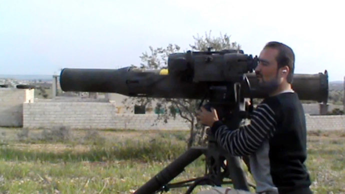 Quân nổi dậy Syria sử dụng vũ khí chống tăng tiên tiến của Mỹ. Quân nổi dậy Syria sử dụng vũ khí chống tăng tiên tiến của Mỹ.
