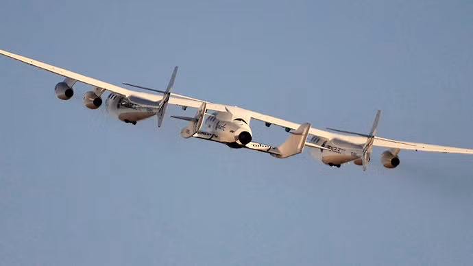 SpaceShipTwo do Virgin Galactic phát triển. SpaceShipTwo do Virgin Galactic phát triển.