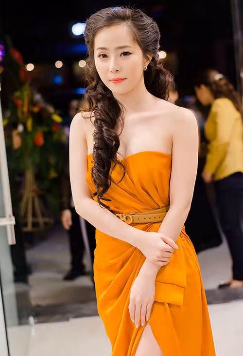 .. vóc dáng đầy đặn và gợi cảm hơn