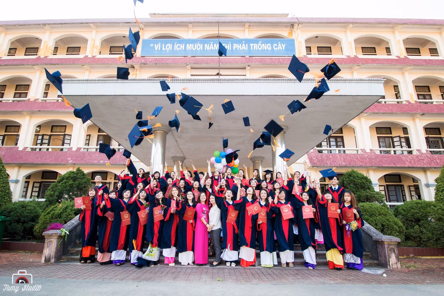 Trường Đại học Hải Phòng phấn đấu trở thành một trung tâm nghiên cứu, ứng dụng và chuyển giao công nghệ có uy tín của vùng duyên hải Bắc bộ (Ảnh: Nhà trường cung cấp)