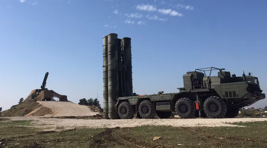 Hệ thống tên lửa S-400, ảnh: Russia Today.