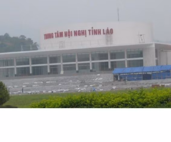 Nước Việt Nam có cả tỉnh Lào ???