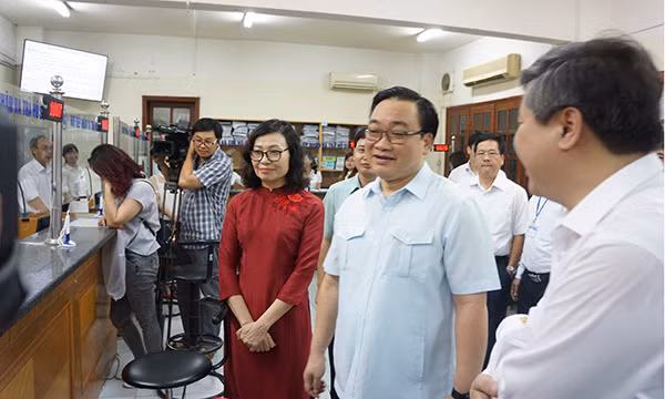 Bí thư Thành ủy Hà Nội thăm và làm việc với Bảo hiểm xã hội Hà Nội - Bảo hiểm xã hội Việt Nam Bí thư Thành ủy Hà Nội thăm và làm việc với Bảo hiểm xã hội Hà Nội - Bảo hiểm xã hội Việt Nam