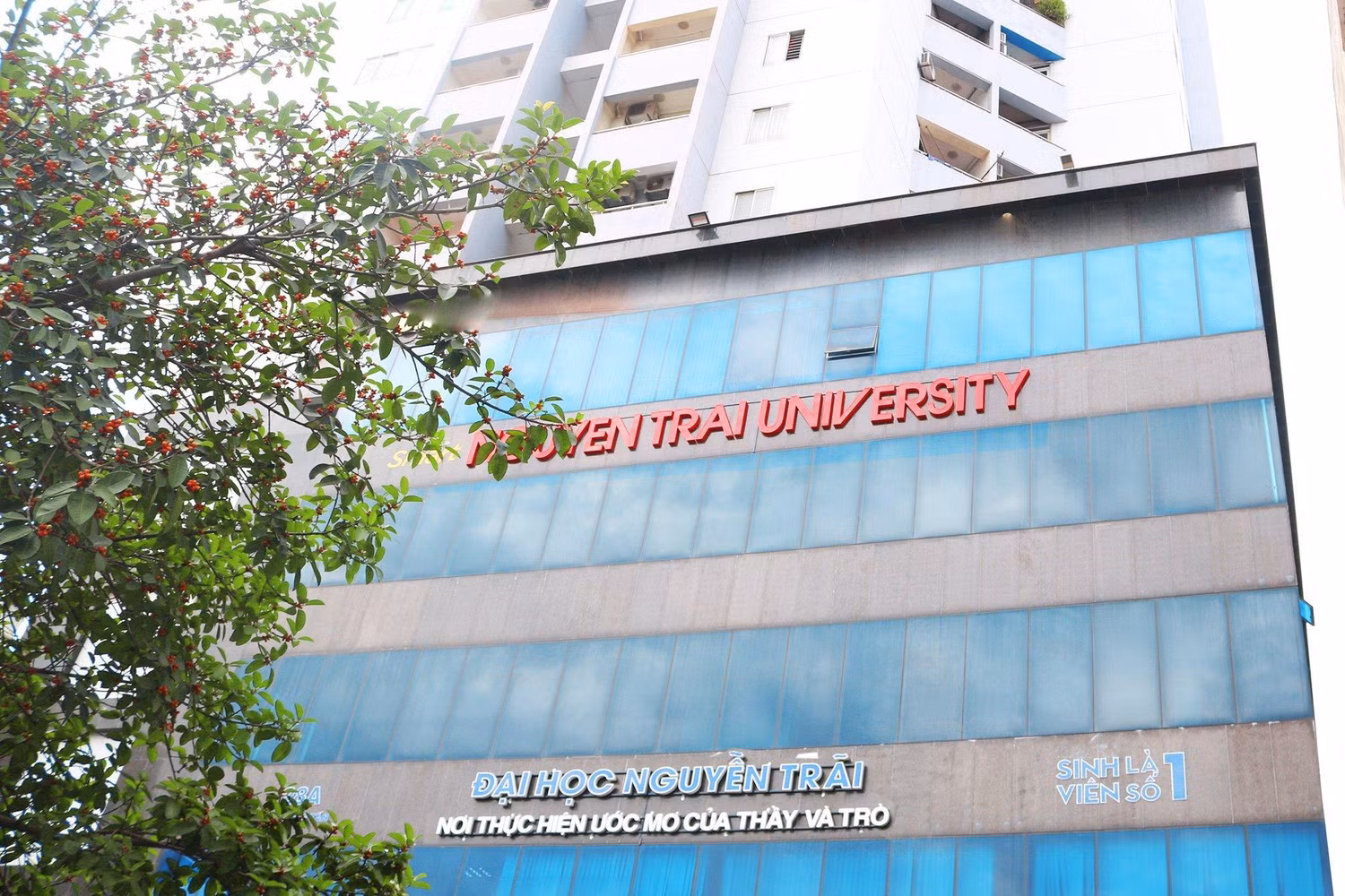 Đại học Nguyễn Trãi được hàng nghìn bạn trẻ yêu thích vì chương trình đào tạo có tính ứng dụng cao, thuận lợi cho quá trình tìm việc sau khi tốt nghiệp. Đại học Nguyễn Trãi được hàng nghìn bạn trẻ yêu thích vì chương trình đào tạo có tính ứng dụng cao, thuận lợi cho quá trình tìm việc sau khi tốt nghiệp.