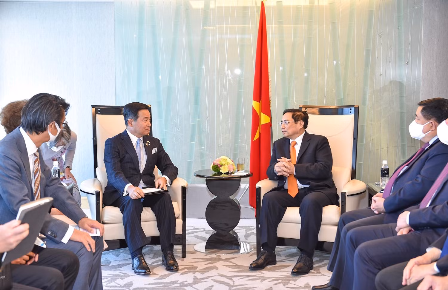 Thủ tướng hoan nghênh Tập đoàn Sumitomo đầu tư vào các lĩnh vực liên quan đến việc làm, y tế, giáo dục, kinh tế xanh, chống biến đổi khí hậu. Ảnh: VGP/Nhật Bắc