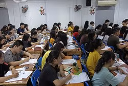 Việc dạy thêm, học thêm đang khiến cho nhiều phụ huynh ngao ngán (Ảnh minh họa: Vietnamnet) Việc dạy thêm, học thêm đang khiến cho nhiều phụ huynh ngao ngán (Ảnh minh họa: Vietnamnet)