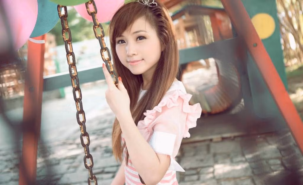 >> VẺ ĐẸP THÁNH THIỆN CỦA NỮ SINH ĐẠI HỌC KINH TẾ QUỐC DÂN >> NHỮNG HÌNH ẢNH ẤN TƯỢNG CỦA HOA KHÔI THỂ THAO 2012