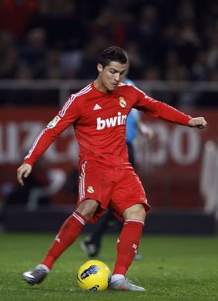 Ronaldo hiện đã có 20 bàn thắng ở La Liga 2011/12 và đang tạm dẫn đầu danh sách "Vua phá lưới".