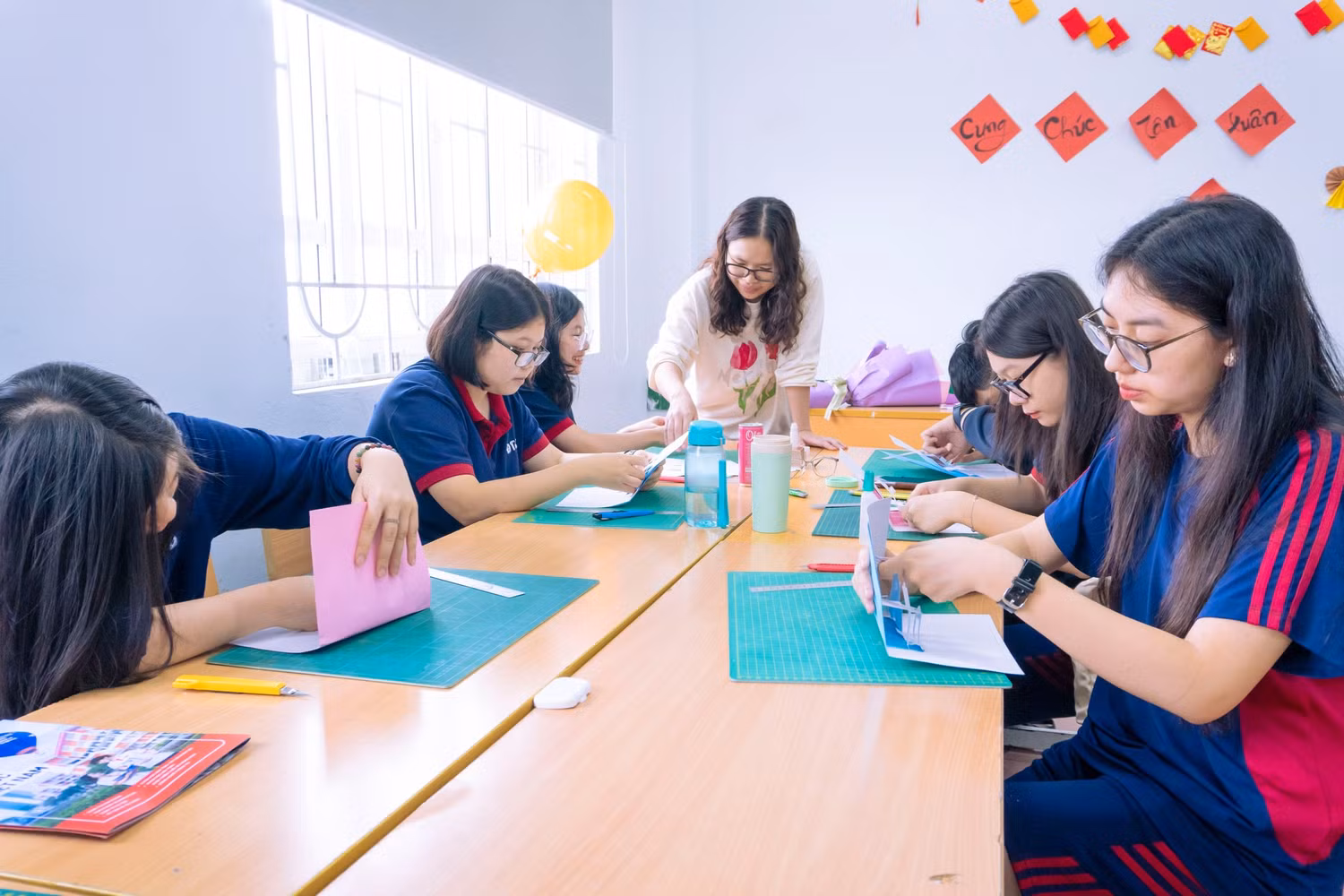 Học sinh Trường Trung học phổ thông Đoàn Thị Điểm. (Ảnh: Trường Trung học phổ thông Đoàn Thị Điểm cung cấp).