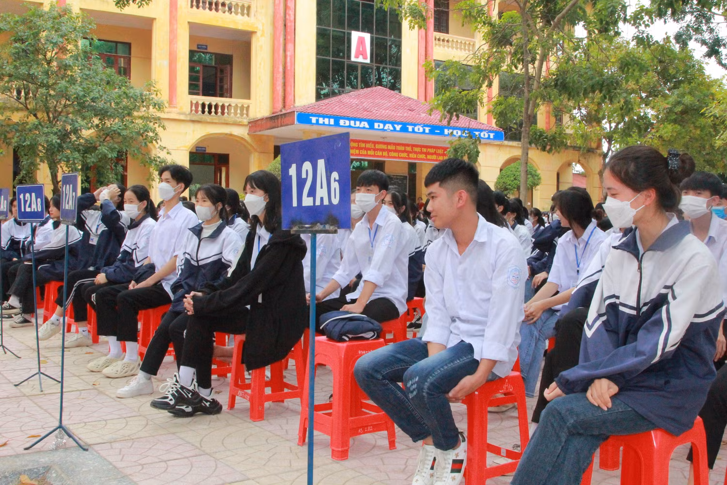 Học sinh Trường Trung học phổ thông Phương Sơn (Bắc Giang). Ảnh: Ngọc Mai
