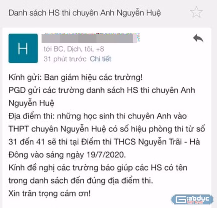 Hơn 23 giờ ngày 18/7, các nhà trường ở quận Cầu Giấy Hà Nội nhận được tin nhắn từ phía Phòng giáo dục và Đào tạo Cầu Giấy về sự thay đổi địa điểm thi môn chuyên Anh vào sáng 19/7.