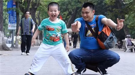 Diễn viên Tự Long và con trai Diễn viên Tự Long và con trai