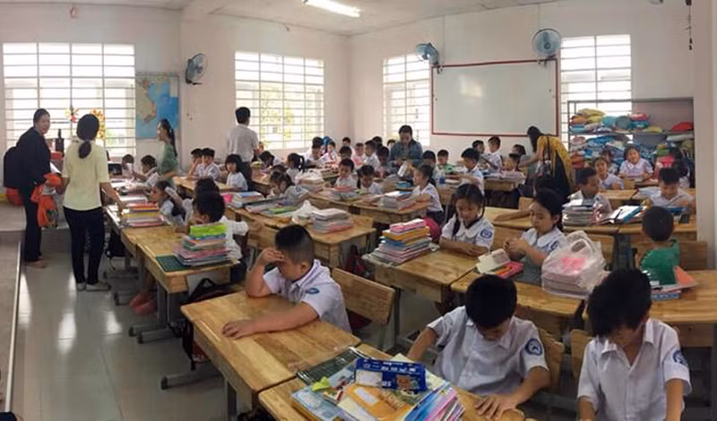 Trường Tiểu học Võ Thị Sáu đã đưa học sinh lớp 1 xuống… tầng dưới ảnh 2