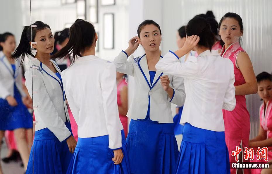Tình nguyện viên là những thiếu nữ 9x có ngoại hình ưa nhìn