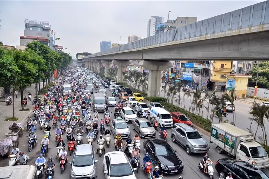 Vẫn còn băn khoăn khi tăng phí môi trường với xăng dầu ảnh 2