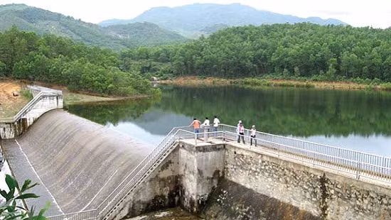 Bàn giải pháp chủ động ứng phó cơn bão Mangkhut ảnh 2