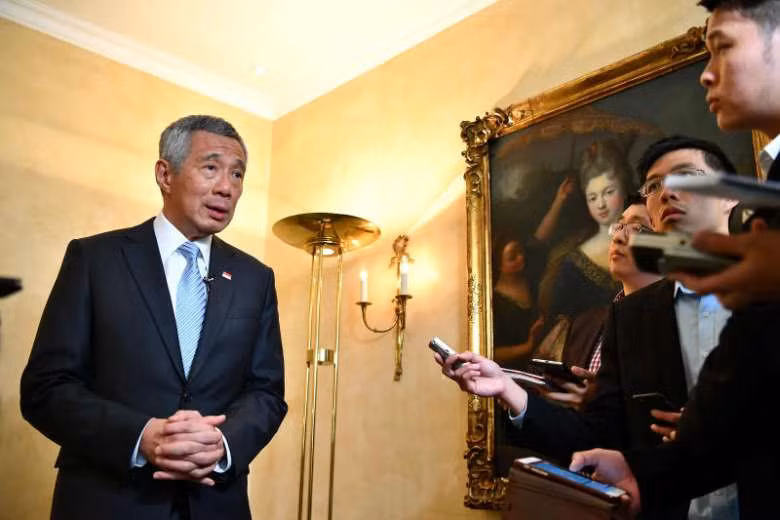 Thủ tướng Singapore Lý Hiển Long trả lời báo chí bên lề G-20, ảnh: Lim Yaohui / The Straits Times. Thủ tướng Singapore Lý Hiển Long trả lời báo chí bên lề G-20, ảnh: Lim Yaohui / The Straits Times.