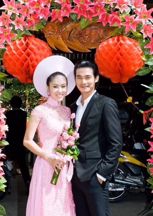 Lúc 7 giờ sáng đúng ngày lễ trọng đại của đất nước - 2/9, cặp đôi của Quách Ngọc Ngoan dâng trào hạnh phúc khi chào đón quý tử nặng gần 4kg.