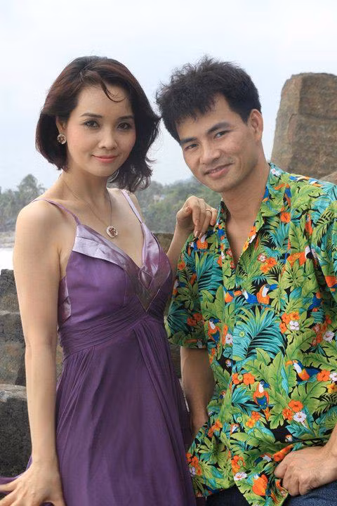Với bức ảnh này (chụp cùng diễn viên Mai Thu Huyền), "anh Núi" chỉ nói đơn giản: "Một thời để nhớ". Bức ảnh này khiến bạn Nguyễn Quốc Khánh "ghen tị": "Toàn được mỹ nhân vây quanh. Anh tốt số thật!". Bạn Huy Phạm: "Ước gì mình được như anh ý" > Bật mí hot girl ngồi cạnh Xuân Bắc gây sốt trên mạng > Dân mạng phát sốt vì ảnh ăn chơi Thành Trung - Tự Long - Xuân Bắc > Dân mạng bấm Like từng phút cho 3 bố con Xuân Bắc Với bức ảnh này (chụp cùng diễn viên Mai Thu Huyền), "anh Núi" chỉ nói đơn giản: "Một thời để nhớ". Bức ảnh này khiến bạn Nguyễn Quốc Khánh "ghen tị": "Toàn được mỹ nhân vây quanh. Anh tốt số thật!". Bạn Huy Phạm: "Ước gì mình được như anh ý" > Bật mí hot girl ngồi cạnh Xuân Bắc gây sốt trên mạng > Dân mạng phát sốt vì ảnh ăn chơi Thành Trung - Tự Long - Xuân Bắc > Dân mạng bấm Like từng phút cho 3 bố con Xuân Bắc