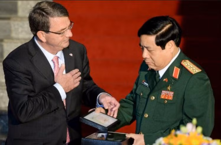 Từ ngày 31 tháng 5 đến ngày 2 tháng 6 năm 2015, Bộ trưởng Quốc phòng Mỹ Ashton B. Carter thăm Việt Nam