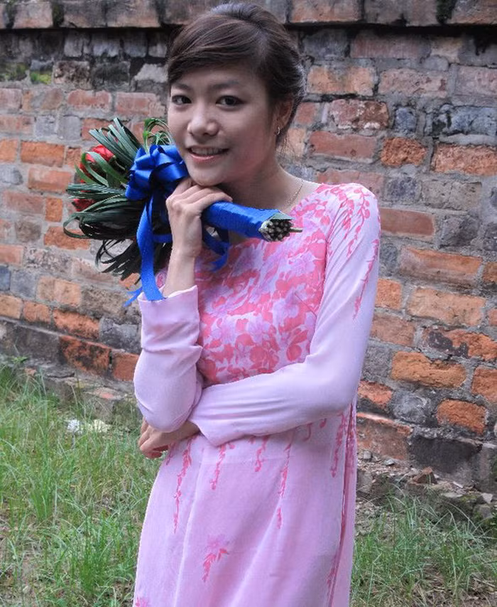 Những lúc rảnh rỗi, Cẩm Nhung dành trọn thời gian để chơi đàn vì piano ngấm máu thành niềm đam mê lớn của Nhung từ lúc nào rồi. Cô gái tài năng này luôn mong muốn chơi đàn thật giỏi.