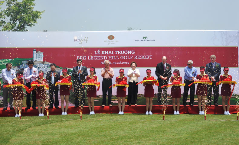 Tập đoàn BRG đã chính thức khai trương sân golf BRG Legend Hill Golf Resort tại xã Phù Linh, huyện Sóc Sơn, Hà Nội. Tập đoàn BRG đã chính thức khai trương sân golf BRG Legend Hill Golf Resort tại xã Phù Linh, huyện Sóc Sơn, Hà Nội.