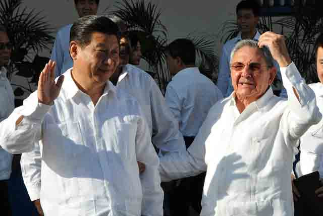 Chủ tịch Trung Quốc Tập Cận Bình và Chủ tịch Cu Ba Raul Castro. Ảnh: sierramaestra.cu. Chủ tịch Trung Quốc Tập Cận Bình và Chủ tịch Cu Ba Raul Castro. Ảnh: sierramaestra.cu.