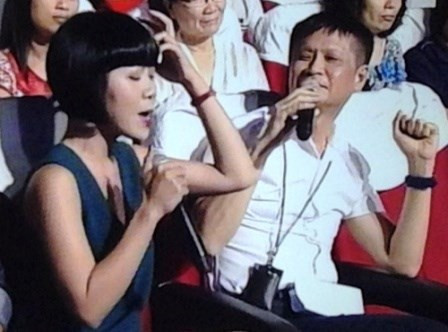 Phần "đối thoại" giữa MC Trác Thúy Miêu và Đạo diễn Lê Hoàng gây bão dư luận suốt những ngày qua Phần "đối thoại" giữa MC Trác Thúy Miêu và Đạo diễn Lê Hoàng gây bão dư luận suốt những ngày qua