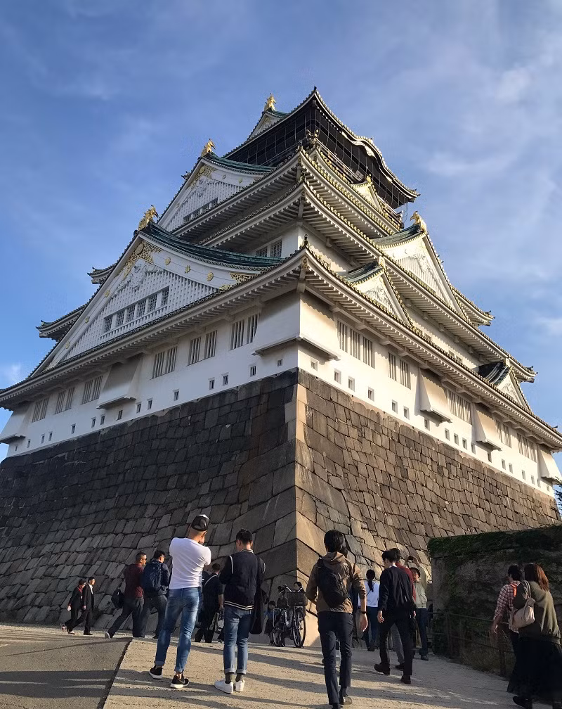 Lâu đài Osaka (Osaka Castle) không chỉ là biểu tượng của thành phố Osaka mà còn là niềm tự hào về tinh hoa kiến trúc và văn hóa của người Nhật. Lâu đài Osaka (Osaka Castle) không chỉ là biểu tượng của thành phố Osaka mà còn là niềm tự hào về tinh hoa kiến trúc và văn hóa của người Nhật.