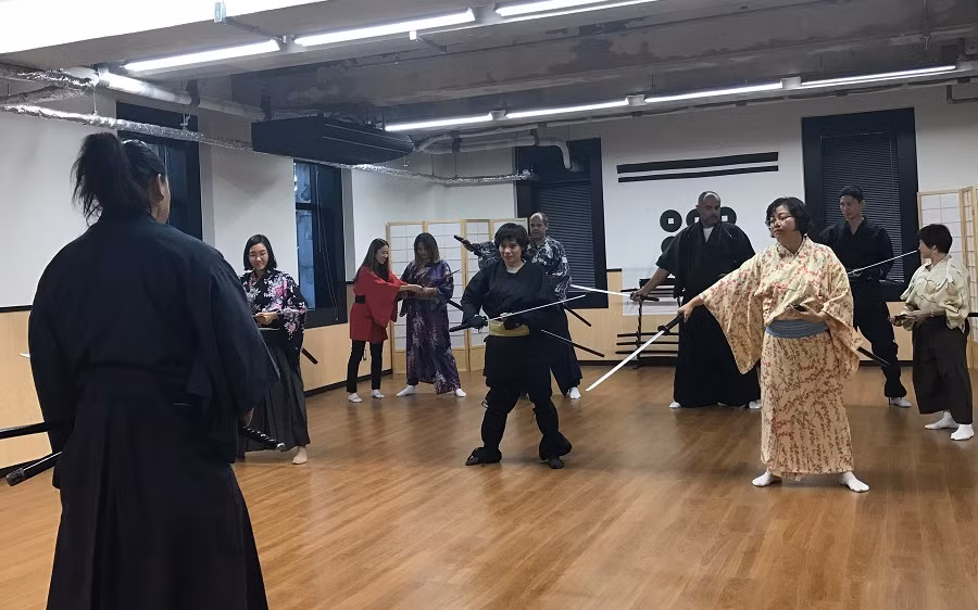 Du khách có thể đăng ký để thử trải nghiệm khi trở thành một Ninja trong những bộ đồ truyền thống của Nhật Bản Du khách có thể đăng ký để thử trải nghiệm khi trở thành một Ninja trong những bộ đồ truyền thống của Nhật Bản