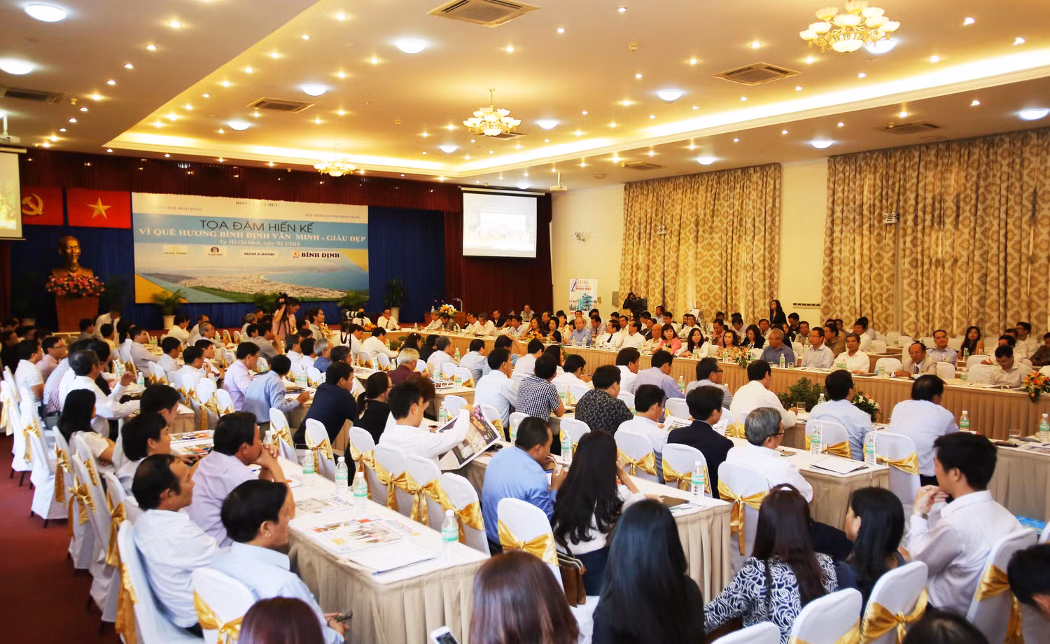Nhiều chuyên gia kinh tế, nhà đầu tư đã chia sẻ những ý kiến thẳng thắn và thiết thực