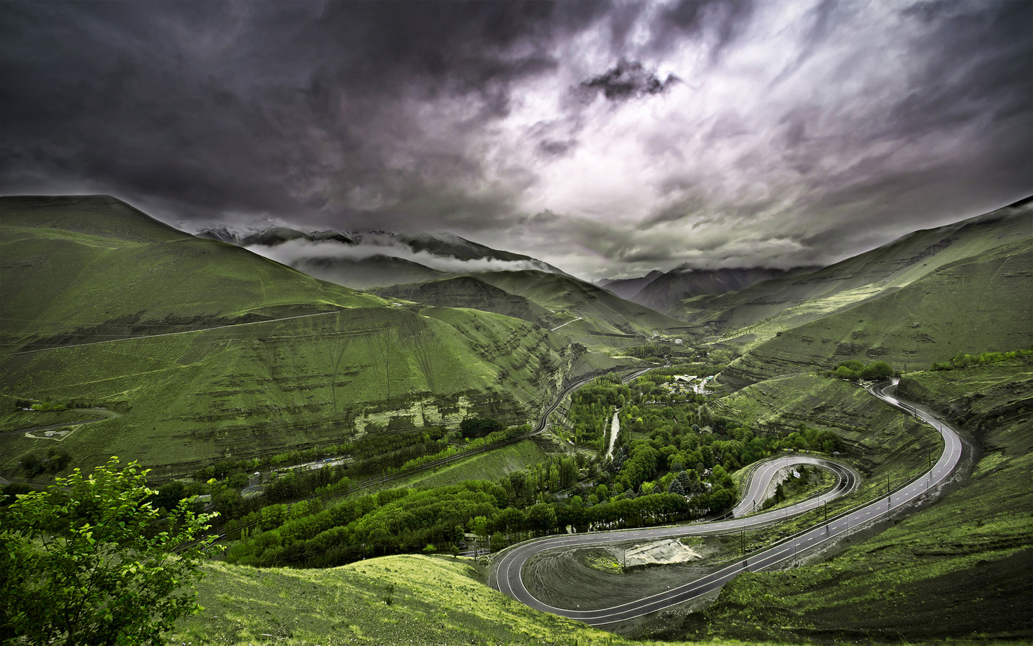 Miền bắc Iran chụp bởi Nikon D5000, Tamron 10-24mm f/3.5-4.5 Di-II. Miền bắc Iran chụp bởi Nikon D5000, Tamron 10-24mm f/3.5-4.5 Di-II.