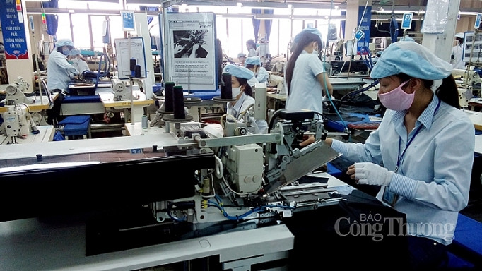 Triển khai có hiệu quả các giải pháp hỗ trợ tín dụng cho doanh nghiệp, người dân chịu ảnh hưởng của dịch COVID-19. Ảnh minh họa: Báo Công thương
