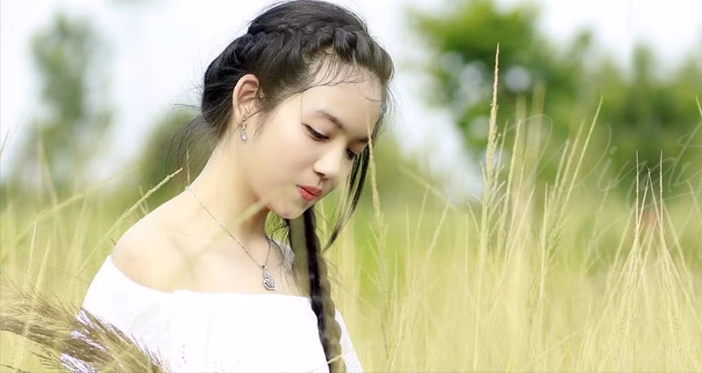 Khá thân thiện và cởi mở, Đan Khanh rất năng nổ trong các hoạt động của trường, lớp, tham gia các chương trình "Một ngày làm chiến sĩ "... là một chương trình mang lại nhiều niềm vui và ý nghĩa