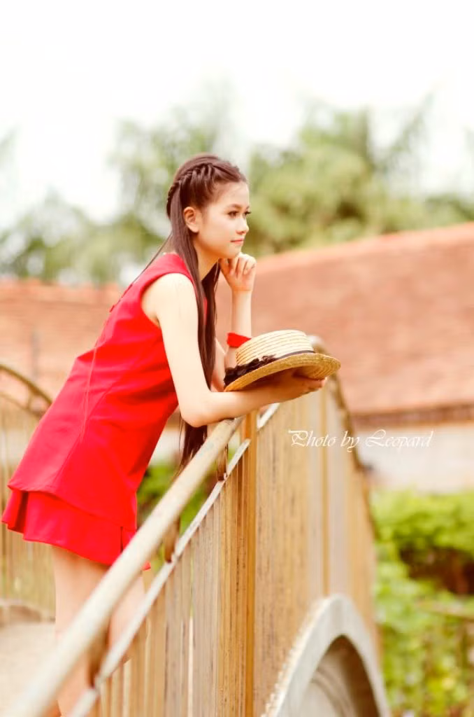 Không kiêu sa, đài các Thiên Hương sở hữu nét đẹp ngây thơ, trong sáng thuần túy, xinh xắn tựa thiên thần, hồn nhiên và nhiều mơ mộng