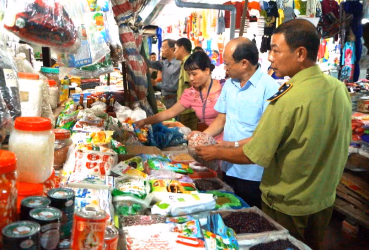 Bộ Y tế khuyến cáo người dân cần mua thực phẩm an toàn, có nguồn gốc xuất xứ rõ ràng (Ảnh minh họa/báo quảng ninh)