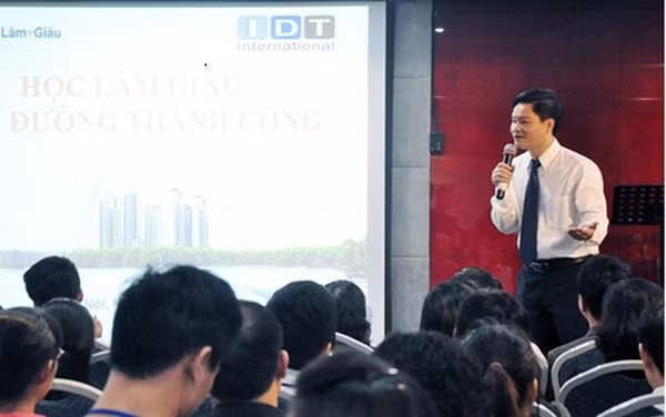 Phạm Thanh Hải đã huy động hàng ngàn tỷ đồng nhờ biết lợi dụng niềm tin kỳ lạ của các nhà đầu tư (Ảnh: VOV) Phạm Thanh Hải đã huy động hàng ngàn tỷ đồng nhờ biết lợi dụng niềm tin kỳ lạ của các nhà đầu tư (Ảnh: VOV)