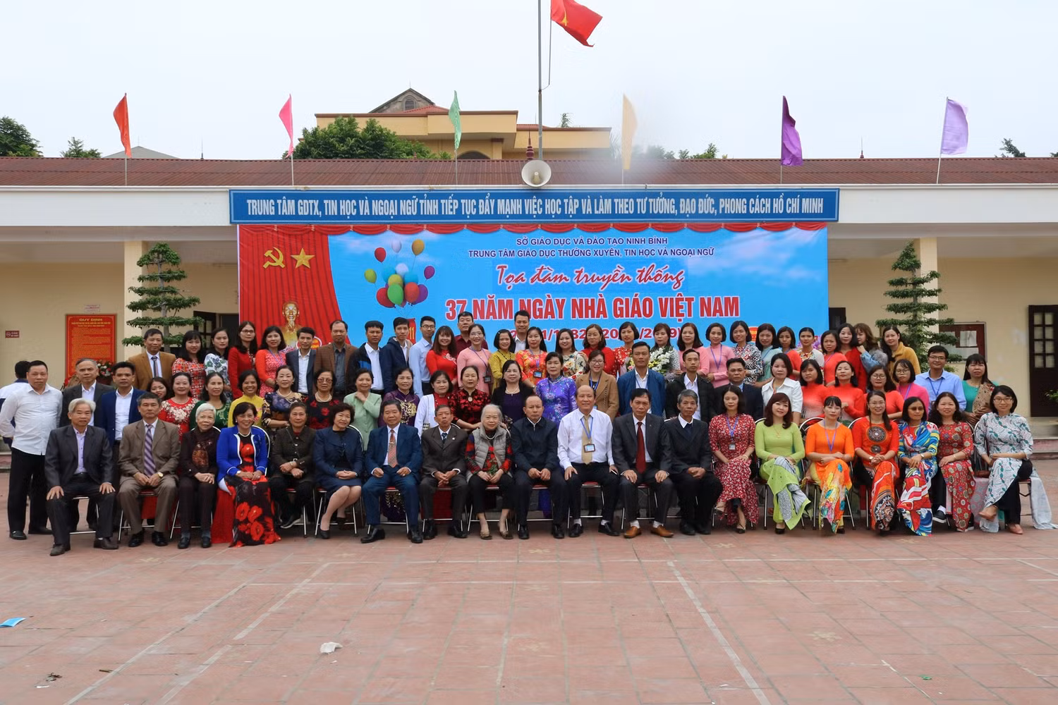 Tại Trung tâm giáo dục thường xuyên, tin học và ngoại ngữ tỉnh Ninh Bình, giáo viên phản ánh những bất cập trong việc tổ chức xét nâng hạng cho giáo viên trung học phổ thông từ hạng III lên hạng II. Ảnh chỉ mang tính chất minh họa, nguồn: TT GDTX tỉnh Ninh Bình.