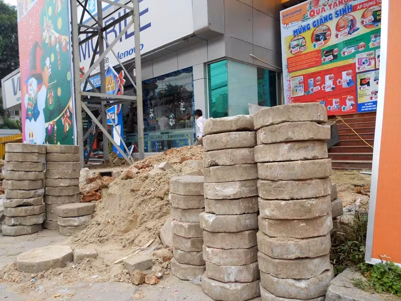 Điều đáng nói là việc làm này diễn ra vào buổi đêm, không ai có thể kiểm soát được.