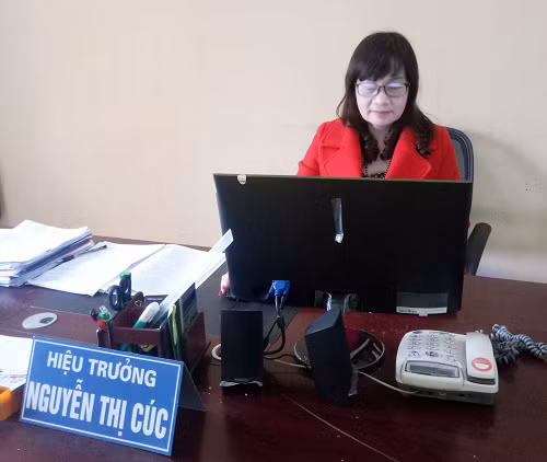 Nhà giáo ưu tú Nguyễn Thị Cúc đã giúp trường Tiểu học và Trung học cơ sở Yên Than khẳng định được vị thế nhà trường. (Ảnh: CTV)