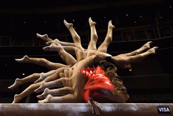 Hình ảnh biến ảo của các VĐV thể dục dụng cụ tham dự Olympic London 2012.