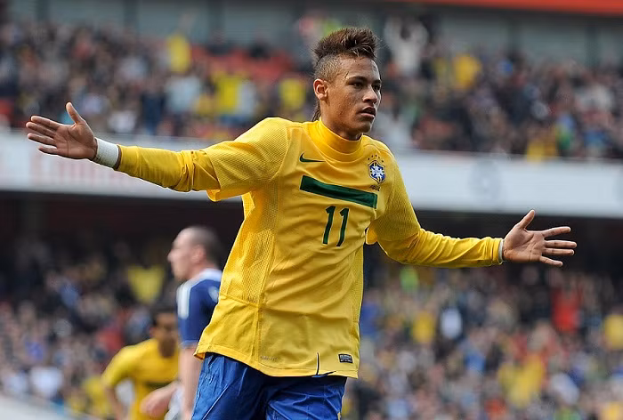Neymar (Brazil): Neymar là tài năng trẻ xuất sắc nhất thế giới hiện tại. Với lối chơi cực kì bùng nổ dựa trên kĩ thuật thượng thừa, Neymar đang là niềm hi vọng số 1 của ĐT U-23 Brazil tại giải lần này.