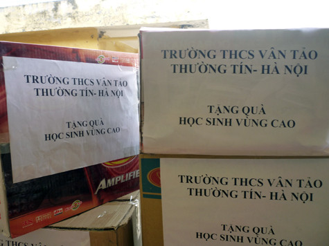 Mùa đông này, học sinh Pả Vi sẽ ấm hơn bởi có những sự chia sẻ thân tình và ấm áp. (Ảnh Thu Hòe)