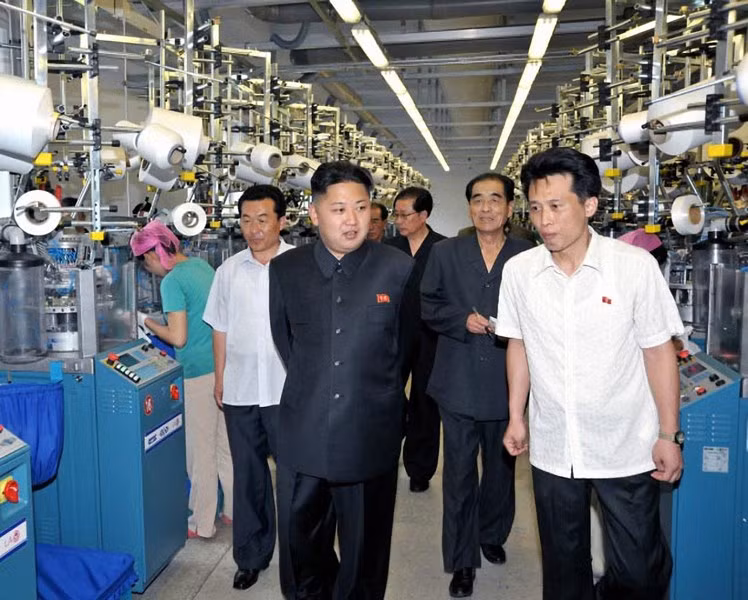 Thăm nhà máy dệt