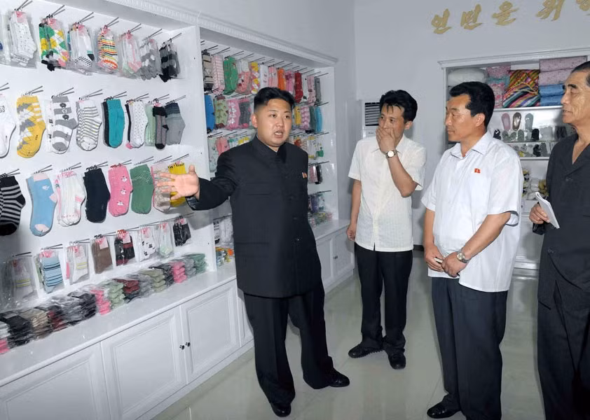 Thăm hỏi tình hình sản xuất, kinh doanh
