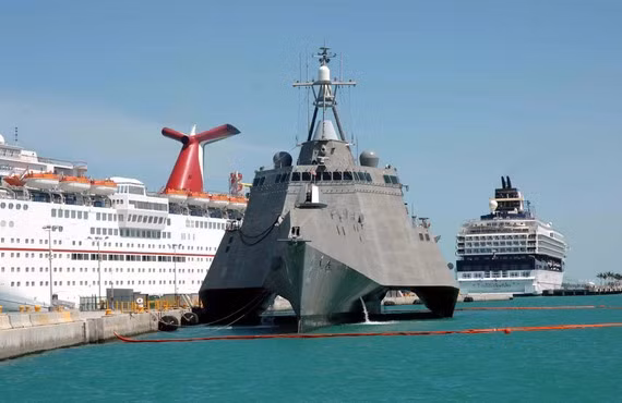 Tàu tuần duyên USS Independence LCS-2 Hải quân Mỹ