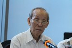 “Tới đây, việc chuyển đổi số trong ngành giáo dục là việc cần làm thường xuyên và triển khai rộng rãi”, Giáo sư Trần Hồng Quân nói. (Ảnh: Ngọc Quang)
