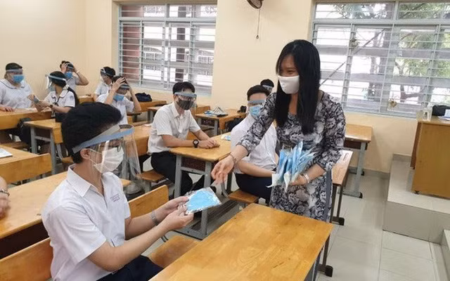 Bộ Giáo dục và Đào tạo yêu cầu dừng thực hiện giãn cách và đeo khẩu trang trong lớp học (Ảnh minh họa: VTV) Bộ Giáo dục và Đào tạo yêu cầu dừng thực hiện giãn cách và đeo khẩu trang trong lớp học (Ảnh minh họa: VTV)