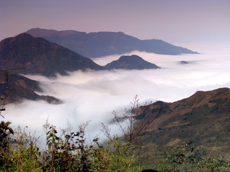 Mây ấp núi...