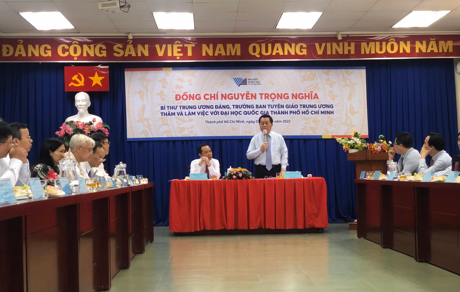 Ông Nguyễn Trọng Nghĩa - Bí thư Trung ương Đảng, Trưởng Ban Tuyên giáo trung ương phát biểu tại buổi làm việc ngày 3/6 (ảnh: Lê Phương)